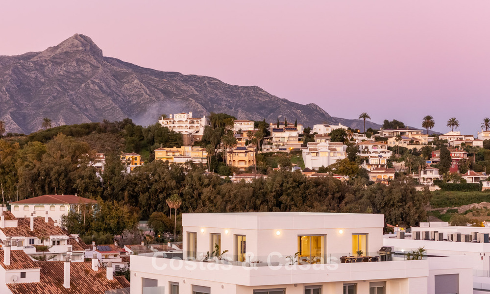 Modern penthouse with wraparound terrace and 360° views for sale in Nueva Andalucía, Marbella 798102