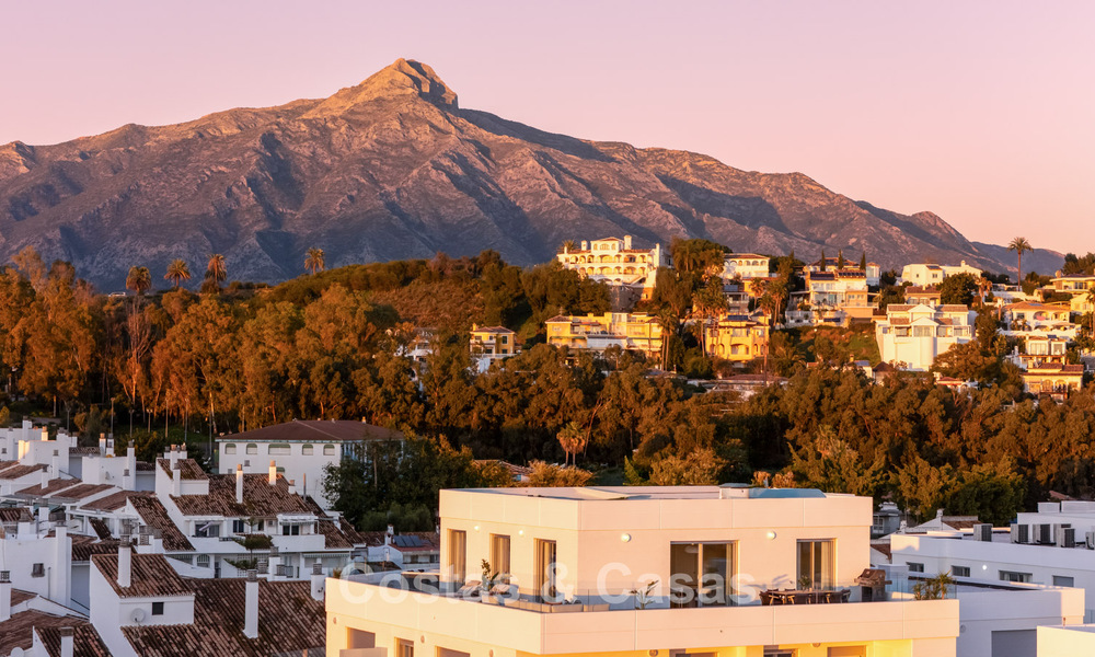 Modern penthouse with wraparound terrace and 360° views for sale in Nueva Andalucía, Marbella 798103