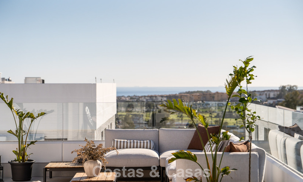 Modern penthouse with wraparound terrace and 360° views for sale in Nueva Andalucía, Marbella 798112