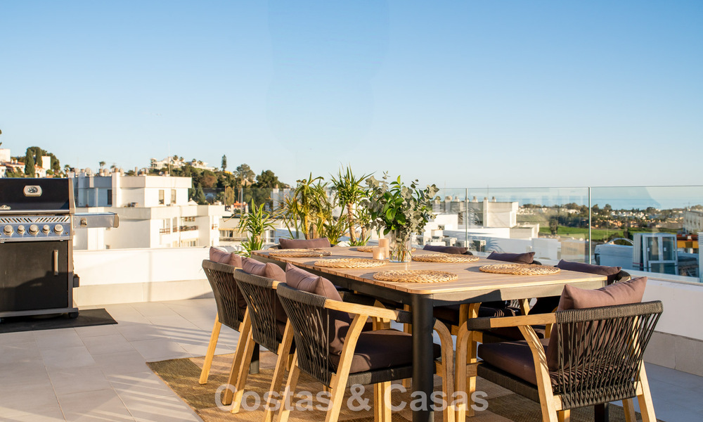 Modern penthouse with wraparound terrace and 360° views for sale in Nueva Andalucía, Marbella 798114