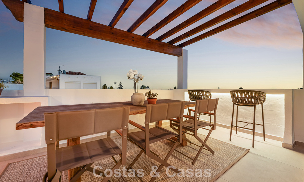 Renovated townhouse for sale on the golden mile, within walking distance of the beach and Puente Romano, Marbella 797317