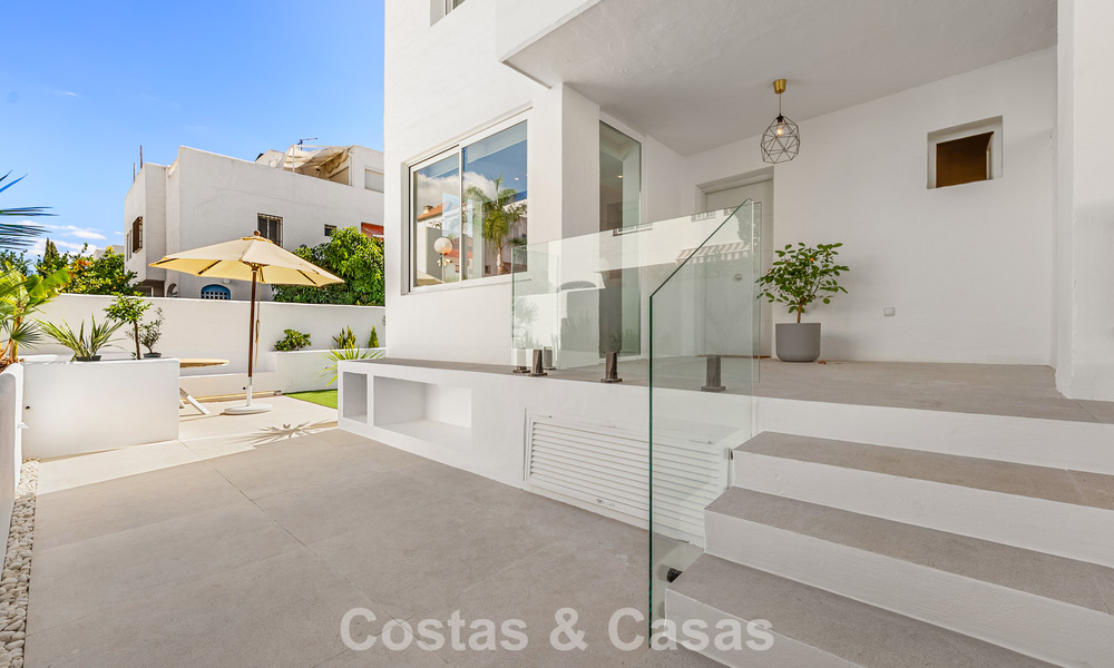 Renovated townhouse for sale on the golden mile, within walking distance of the beach and Puente Romano, Marbella 797334