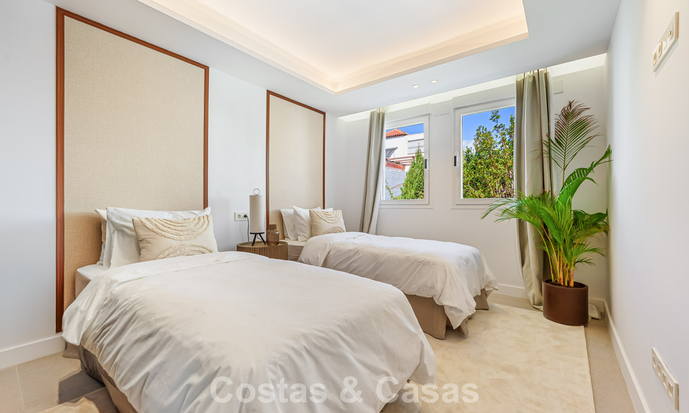 Renovated townhouse for sale on the golden mile, within walking distance of the beach and Puente Romano, Marbella 797339