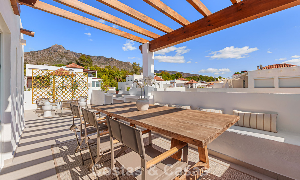 Renovated townhouse for sale on the golden mile, within walking distance of the beach and Puente Romano, Marbella 797344