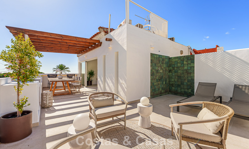 Renovated townhouse for sale on the golden mile, within walking distance of the beach and Puente Romano, Marbella 797345