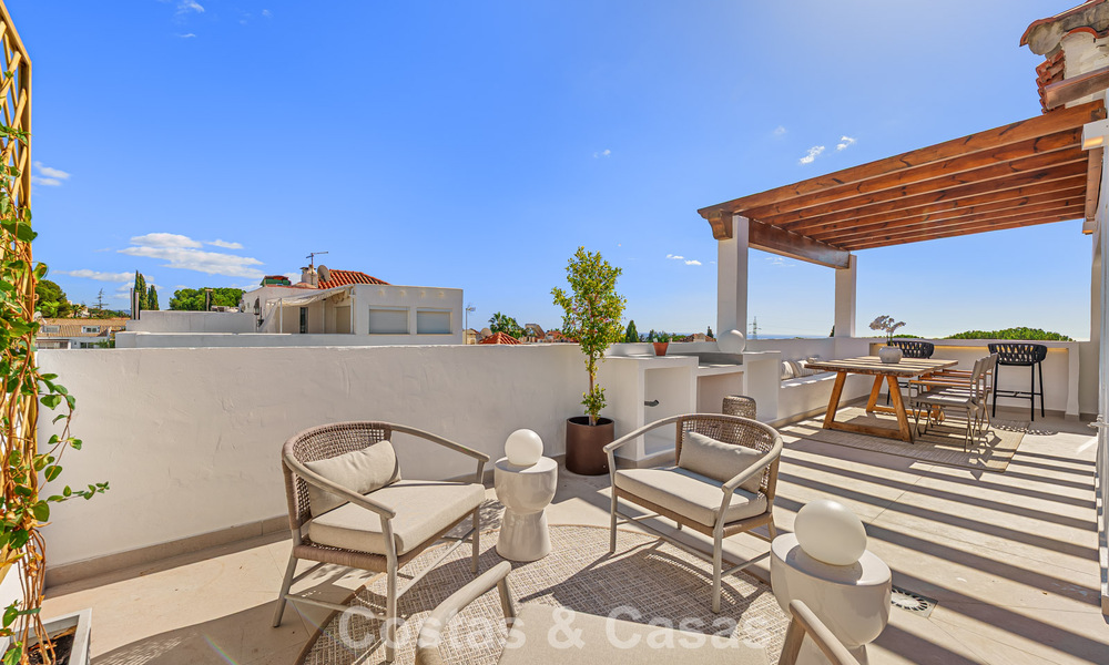 Renovated townhouse for sale on the golden mile, within walking distance of the beach and Puente Romano, Marbella 797346