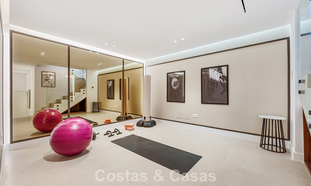 Renovated townhouse for sale on the golden mile, within walking distance of the beach and Puente Romano, Marbella 797347