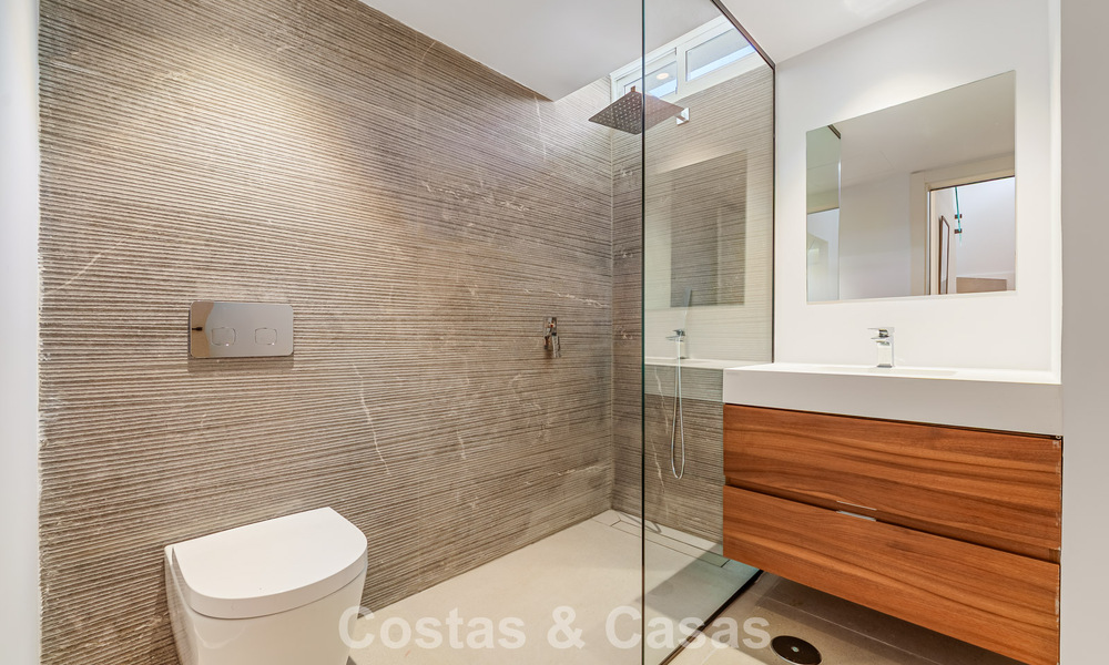 Renovated townhouse for sale on the golden mile, within walking distance of the beach and Puente Romano, Marbella 797350