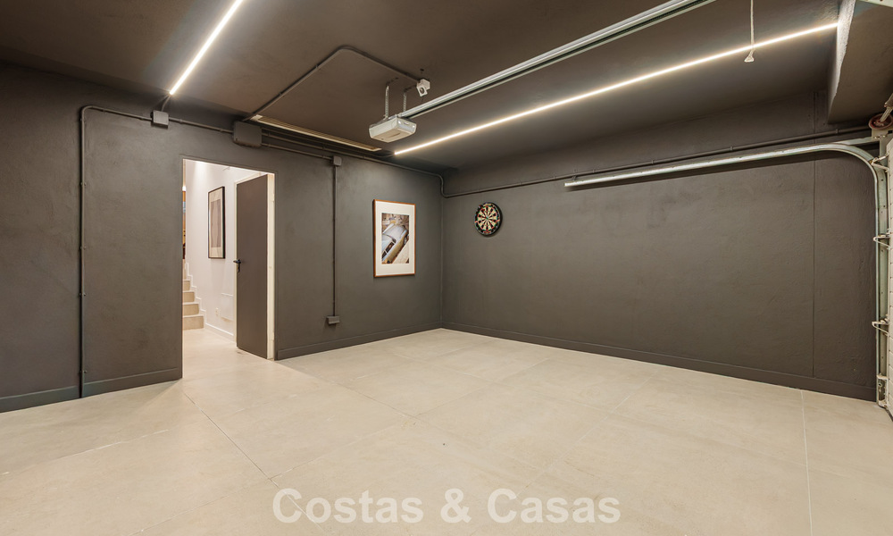 Renovated townhouse for sale on the golden mile, within walking distance of the beach and Puente Romano, Marbella 797353