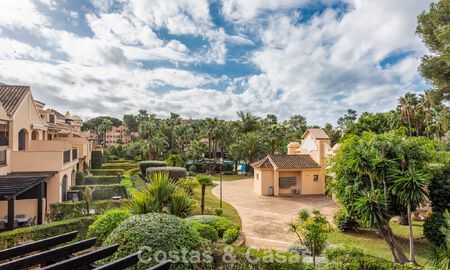 Exclusive apartment for sale 150m from the beach near Puerto Banús, Marbella 797148