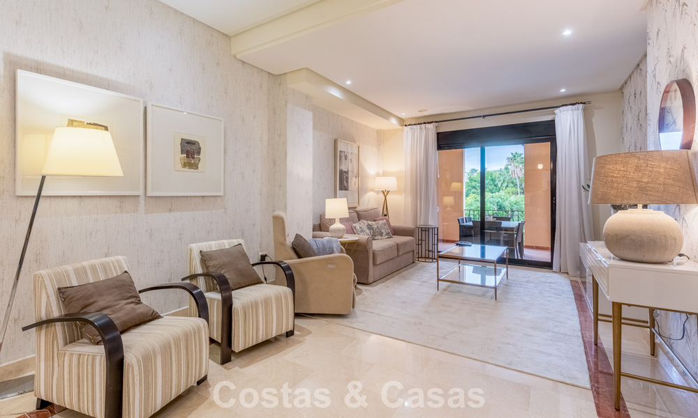 Exclusive apartment for sale 150m from the beach near Puerto Banús, Marbella 797156