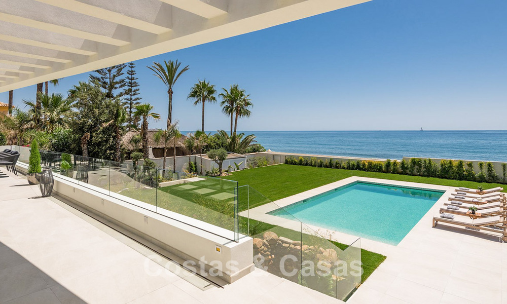 Exclusive, modern beachfront villa for sale with direct access to the beach in Mijas, Costa del Sol 797394
