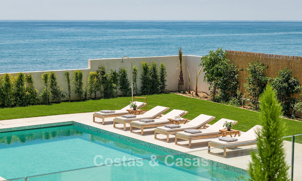 Exclusive, modern beachfront villa for sale with direct access to the beach in Mijas, Costa del Sol 797405