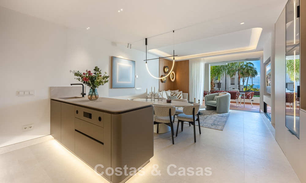 First-class apartment for sale with sea views in a beachfront complex on the New Golden Mile between Marbella and Estepona 797411