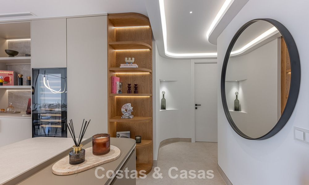First-class apartment for sale with sea views in a beachfront complex on the New Golden Mile between Marbella and Estepona 797414