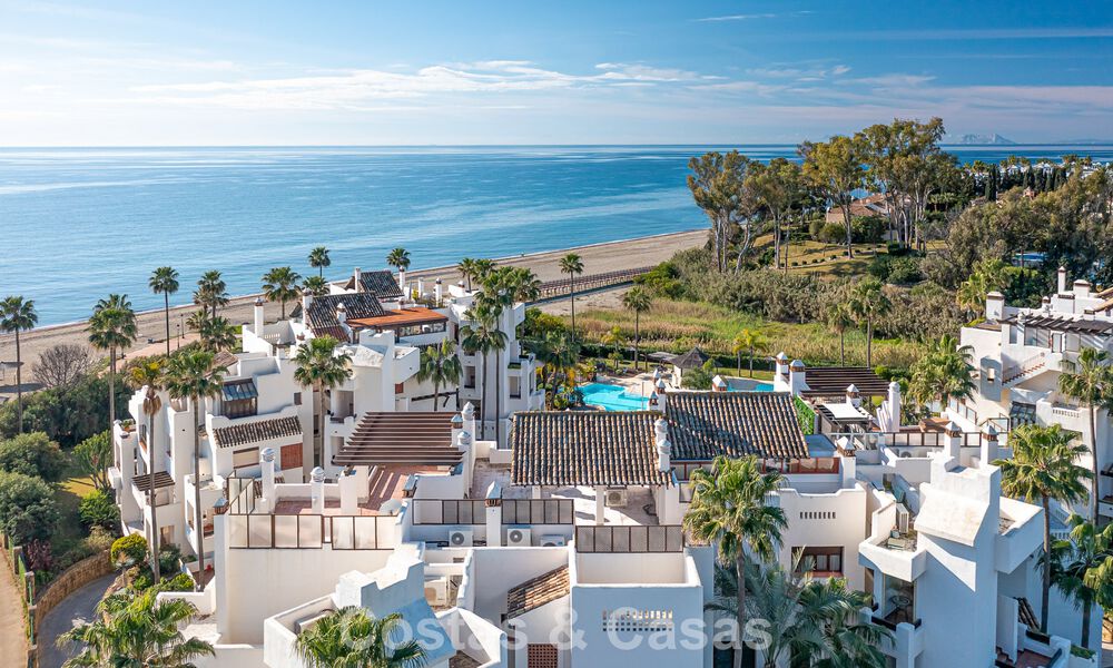First-class apartment for sale with sea views in a beachfront complex on the New Golden Mile between Marbella and Estepona 797424