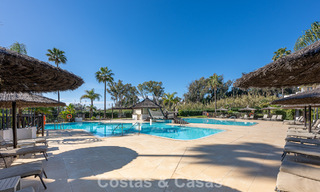 First-class apartment for sale with sea views in a beachfront complex on the New Golden Mile between Marbella and Estepona 797427 