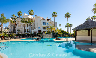 First-class apartment for sale with sea views in a beachfront complex on the New Golden Mile between Marbella and Estepona 797428 