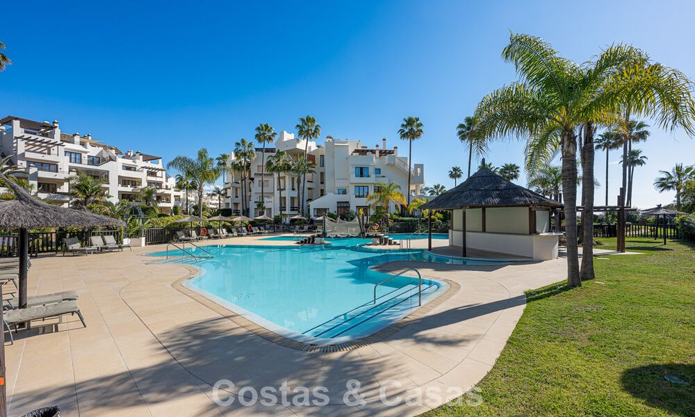 First-class apartment for sale with sea views in a beachfront complex on the New Golden Mile between Marbella and Estepona 797429