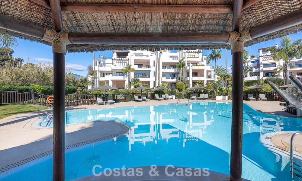 First-class apartment for sale with sea views in a beachfront complex on the New Golden Mile between Marbella and Estepona 797430