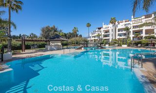 First-class apartment for sale with sea views in a beachfront complex on the New Golden Mile between Marbella and Estepona 797439 