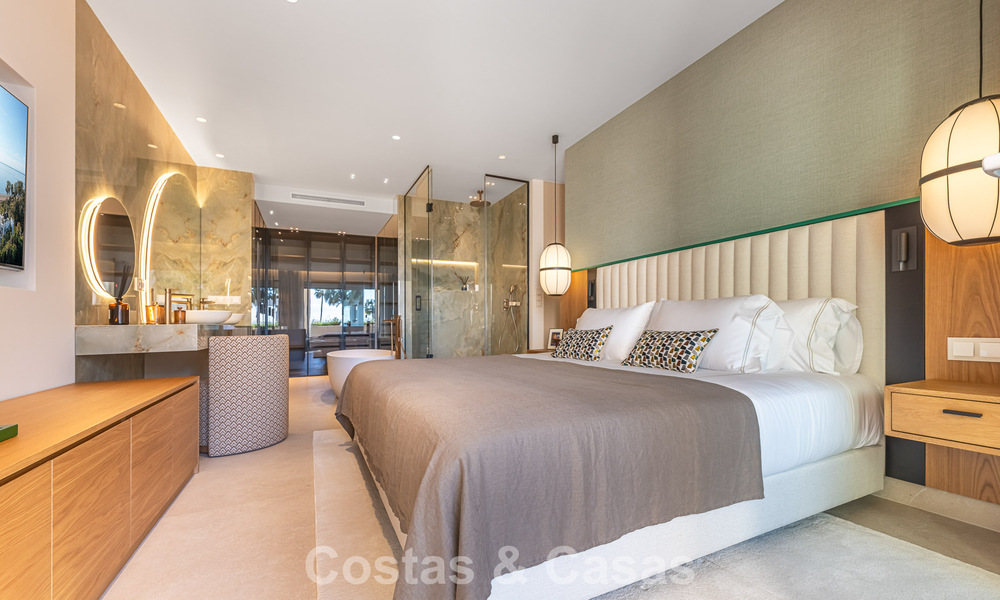 First-class apartment for sale with sea views in a beachfront complex on the New Golden Mile between Marbella and Estepona 797447