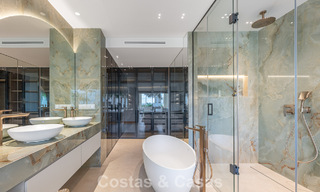 First-class apartment for sale with sea views in a beachfront complex on the New Golden Mile between Marbella and Estepona 797449 