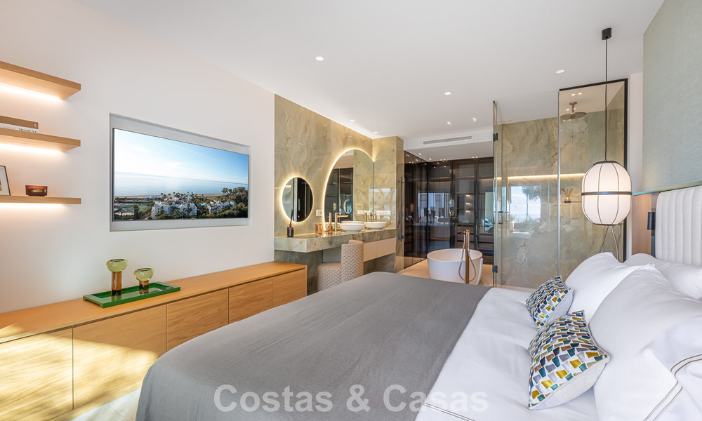 First-class apartment for sale with sea views in a beachfront complex on the New Golden Mile between Marbella and Estepona 797456