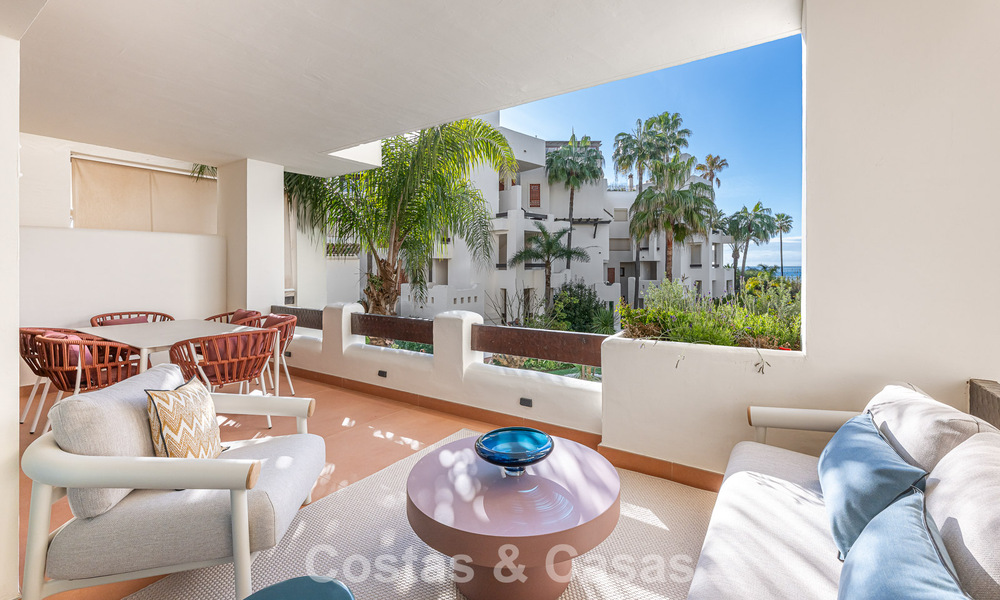 First-class apartment for sale with sea views in a beachfront complex on the New Golden Mile between Marbella and Estepona 797457