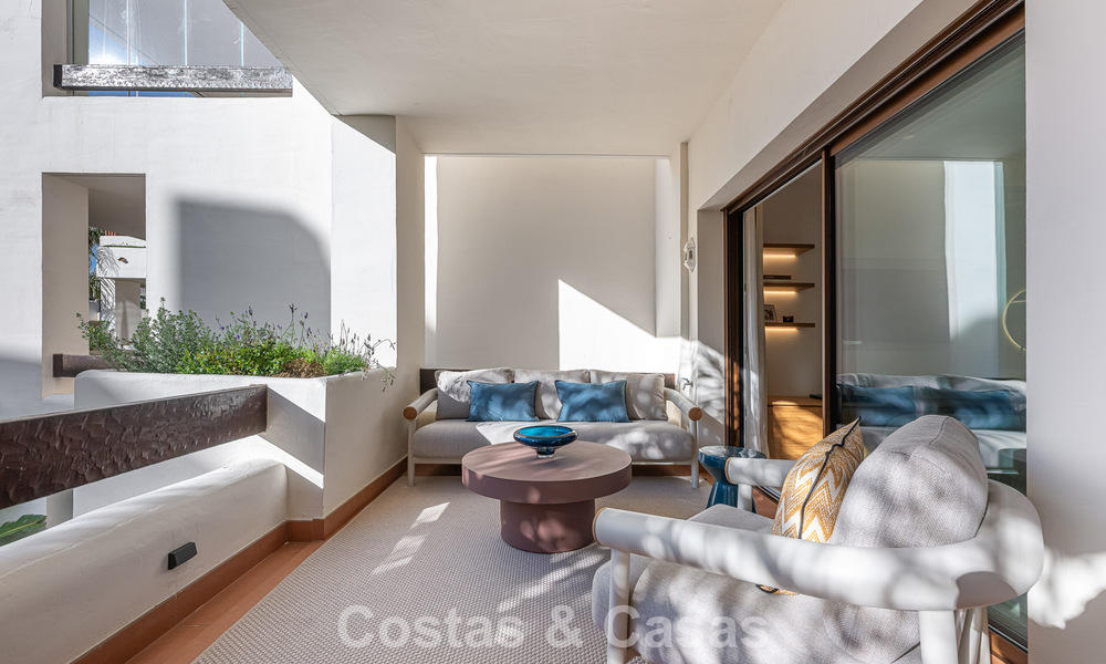 First-class apartment for sale with sea views in a beachfront complex on the New Golden Mile between Marbella and Estepona 797458