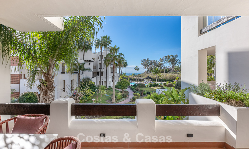 First-class apartment for sale with sea views in a beachfront complex on the New Golden Mile between Marbella and Estepona 797461