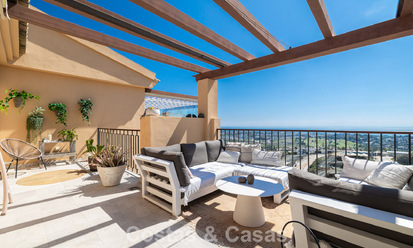Prestigious luxury penthouse with panoramic golf and sea views for sale in Marbella - Benahavís 797523