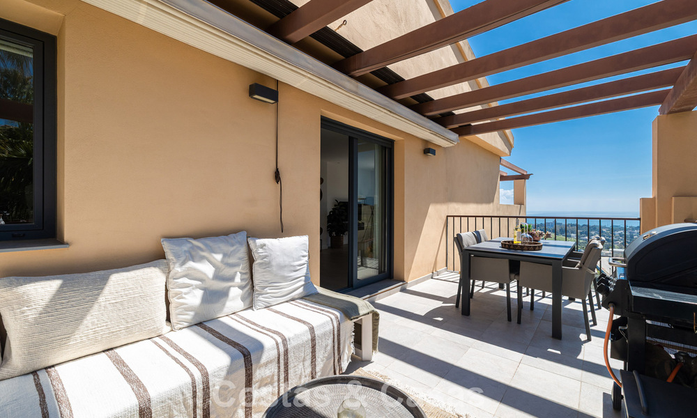 Prestigious luxury penthouse with panoramic golf and sea views for sale in Marbella - Benahavís 797526