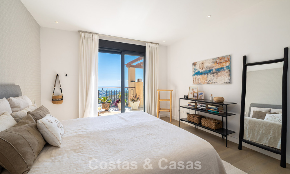 Prestigious luxury penthouse with panoramic golf and sea views for sale in Marbella - Benahavís 797528