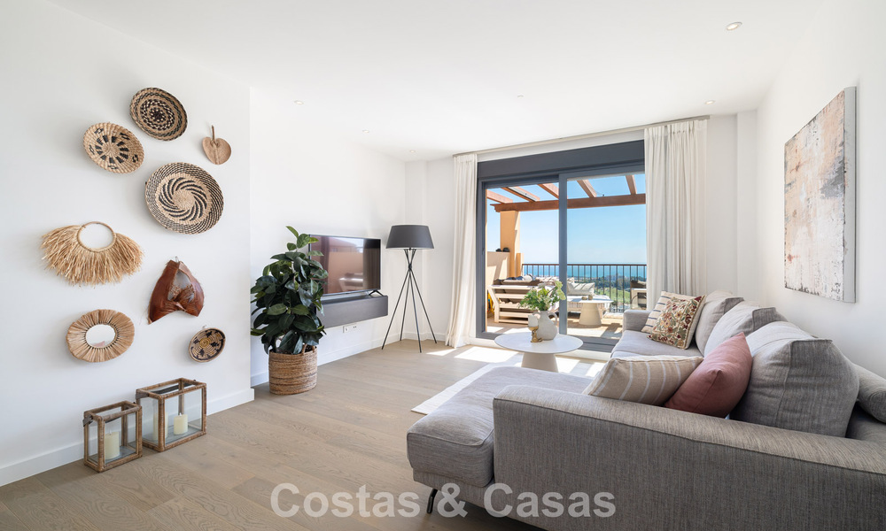 Prestigious luxury penthouse with panoramic golf and sea views for sale in Marbella - Benahavís 797537