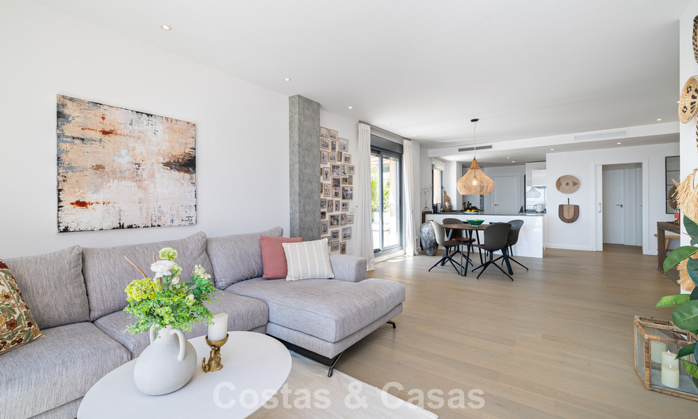 Prestigious luxury penthouse with panoramic golf and sea views for sale in Marbella - Benahavís 797538