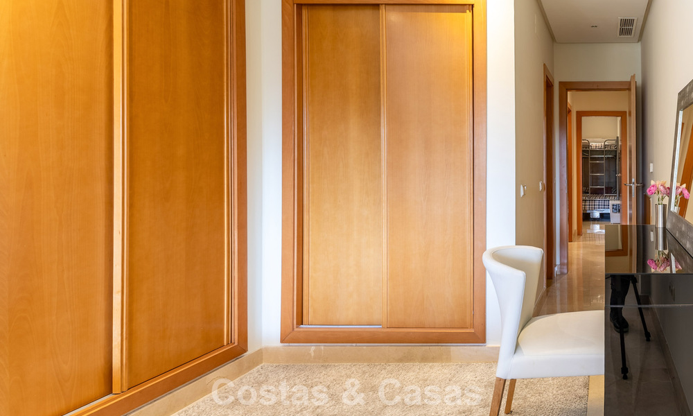 Luxury beachside apartment with private garden for sale just steps from the beach near Puerto Banús, Marbella 797546