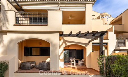 Luxury beachside apartment with private garden for sale just steps from the beach near Puerto Banús, Marbella 797547