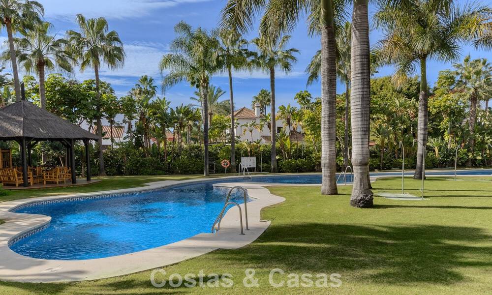 Luxury beachside apartment with private garden for sale just steps from the beach near Puerto Banús, Marbella 797555