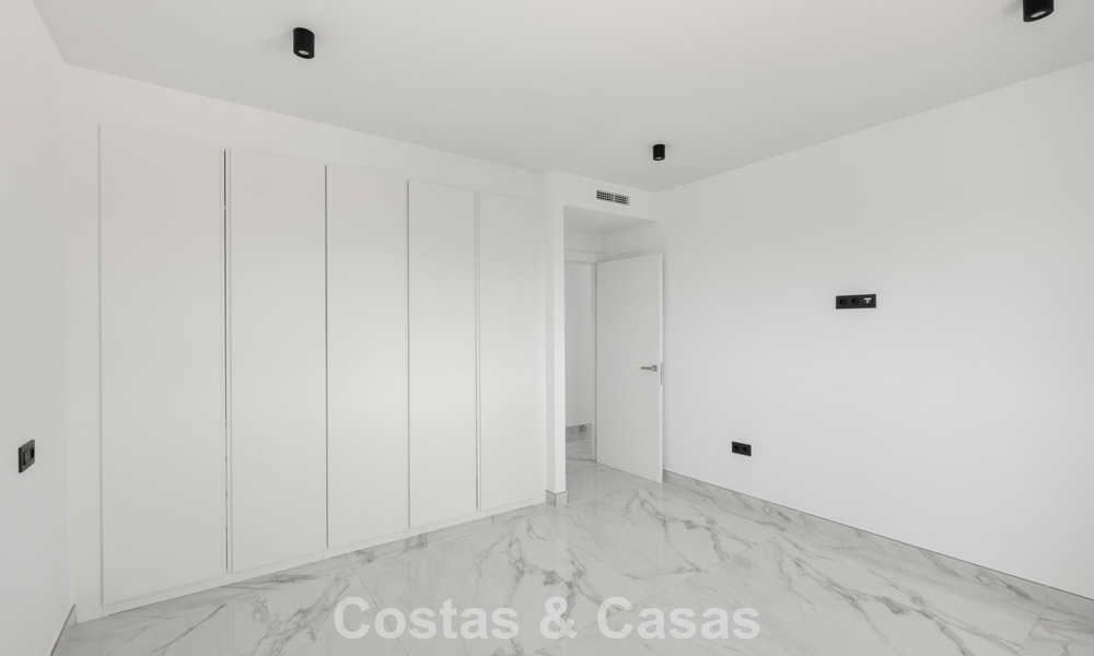 Brand-new modern villa with panoramic sea views for sale in a natural setting east of Marbella town centre 797598