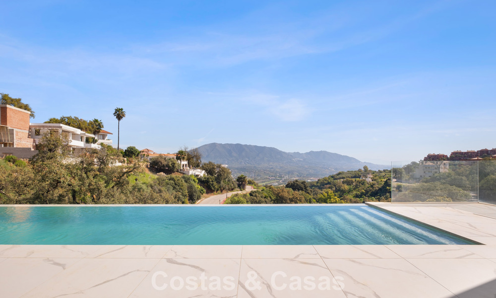 Brand-new modern villa with panoramic sea views for sale in a natural setting east of Marbella town centre 797603