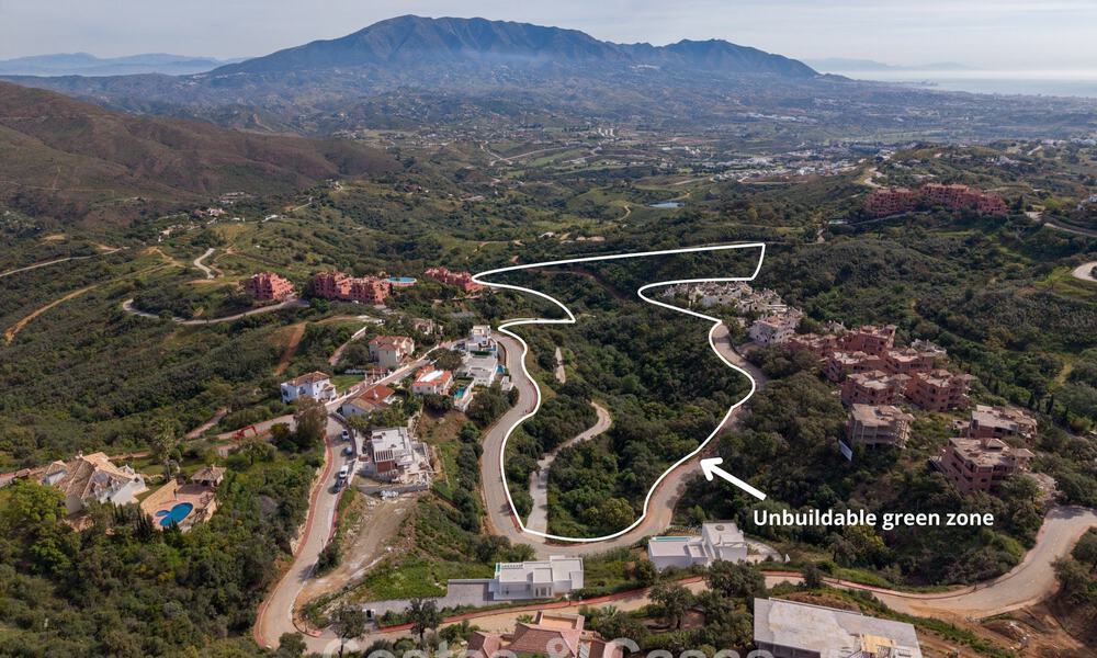 Brand-new modern villa with panoramic sea views for sale in a natural setting east of Marbella town centre 797606
