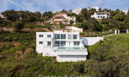 Brand-new modern villa with panoramic sea views for sale in a natural setting east of Marbella town centre 797607
