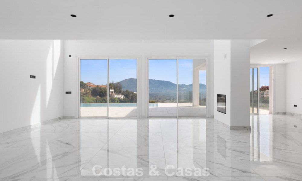 Brand-new modern villa with panoramic sea views for sale in a natural setting east of Marbella town centre 797611
