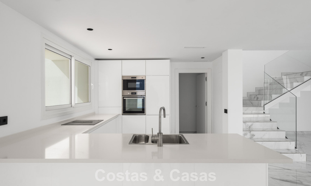 Brand-new modern villa with panoramic sea views for sale in a natural setting east of Marbella town centre 797615
