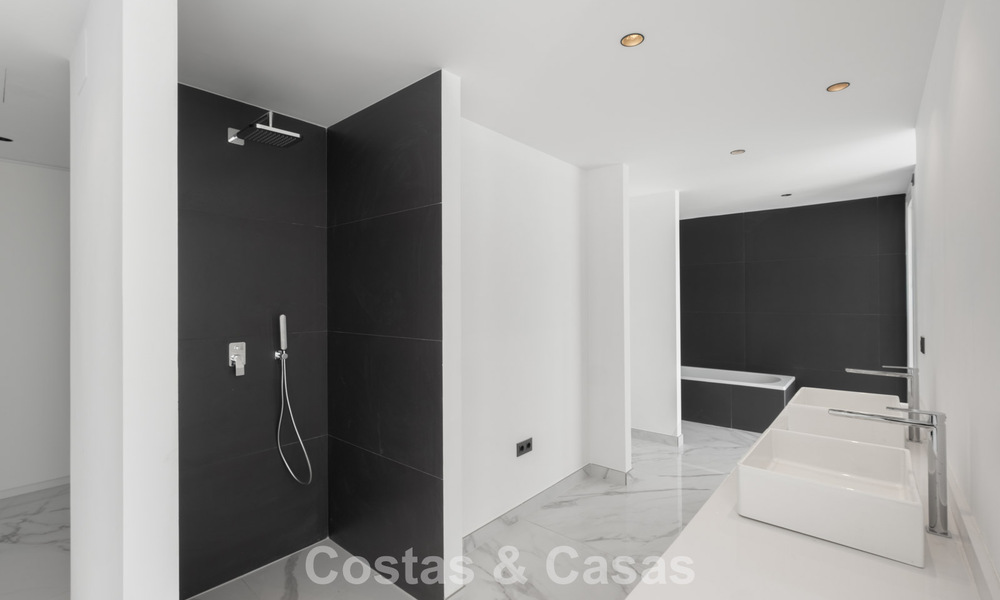 Brand-new modern villa with panoramic sea views for sale in a natural setting east of Marbella town centre 797620