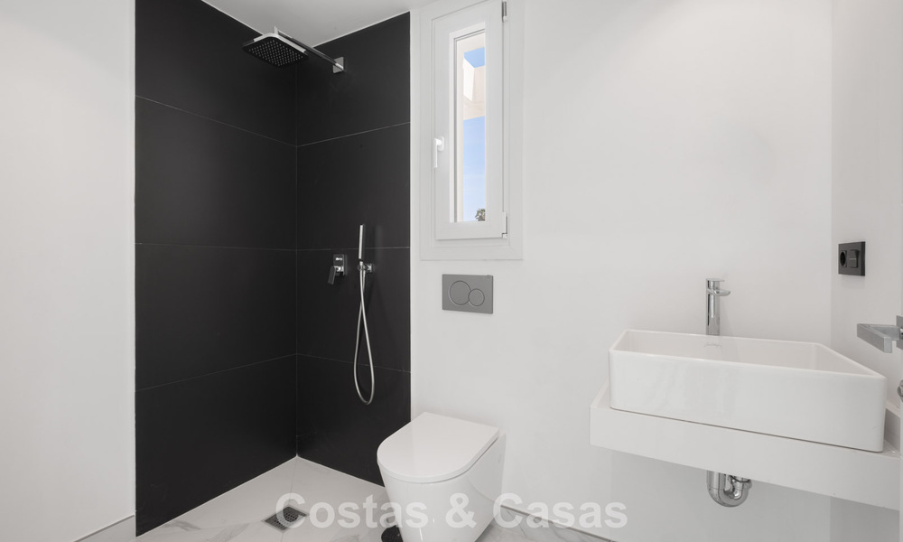 Brand-new modern villa with panoramic sea views for sale in a natural setting east of Marbella town centre 797630