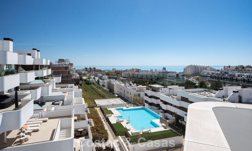 Modern luxury penthouse with spacious rooftop terrace for sale near Estepona town centre 797644