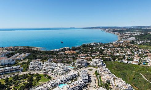 Modern luxury penthouse with spacious rooftop terrace for sale near Estepona town centre 797646