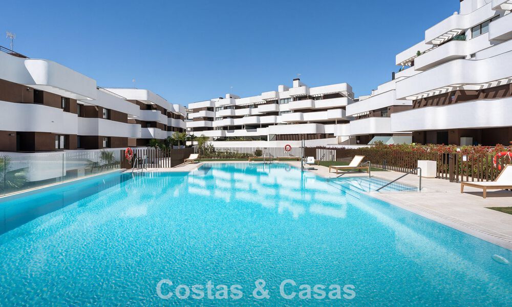 Modern luxury penthouse with spacious rooftop terrace for sale near Estepona town centre 797651